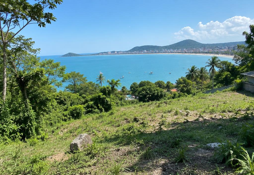 Terreno com vista para o mar na Armação